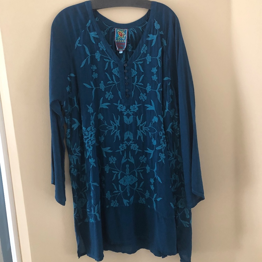 Beautiful Johnny Was Long Blouse(Like New)